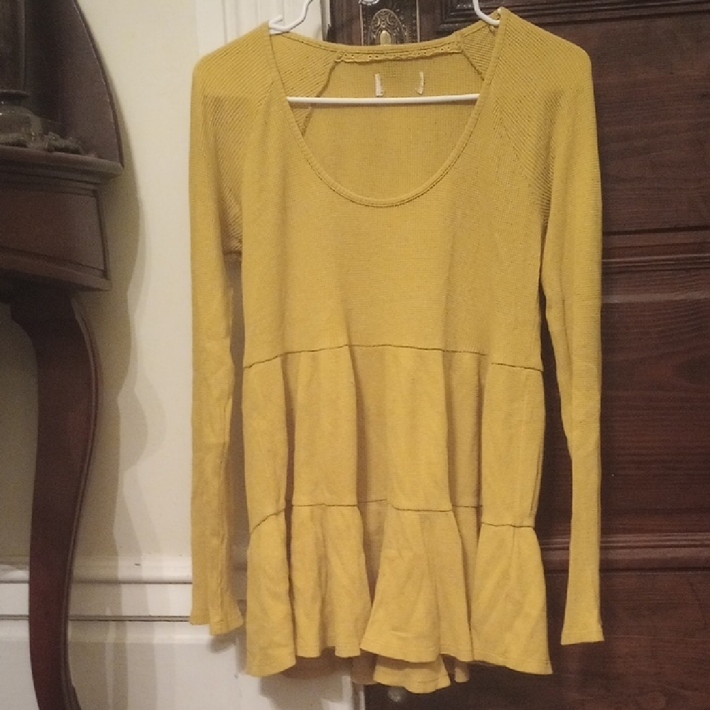 🥰3/$25 ANTHROPOLOGIE Mustard Peplum Long Sleeve Tiered Waffle Knit Tunic